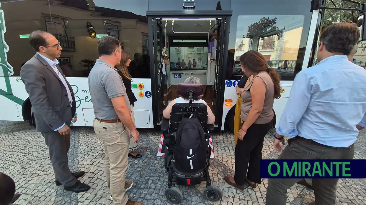 Mobilidade em Samora Correia passa por mais estacionamento, miniautocarro eléctrico e ligação a Alcochete