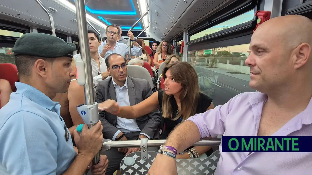 Mobilidade em Samora Correia passa por mais estacionamento, miniautocarro eléctrico e ligação a Alcochete