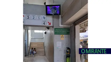 Detido homem que destruiu monitores na estação da Póvoa