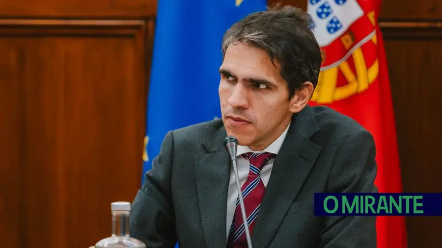 Mais de 10 mil cartas por entregar em Tomar levam deputado a questionar Governo