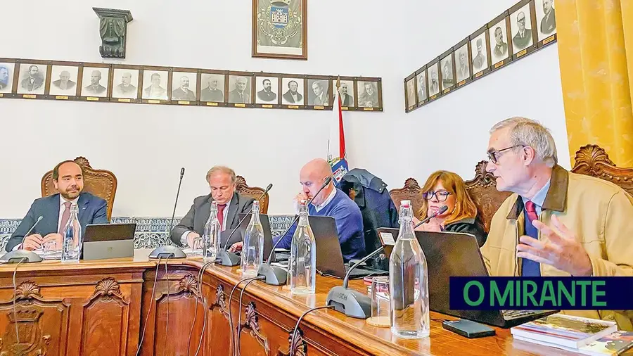 Verão in.Santarém encerrou temporada com discussão política na reunião de câmara