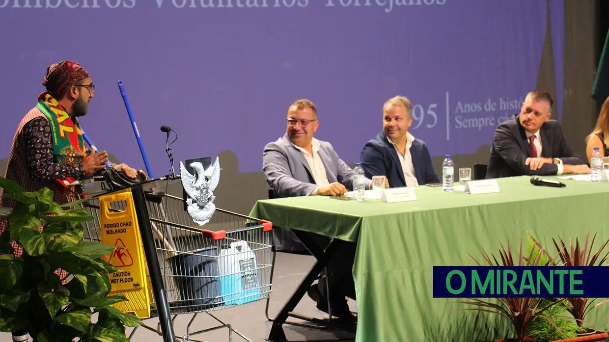 Bombeiros Torrejanos celebram 95 anos com alerta para falta de voluntários e meios nas corporações