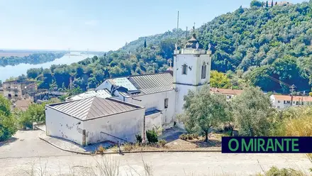 Ladrões estão a levar o telhado da Igreja de Alfange