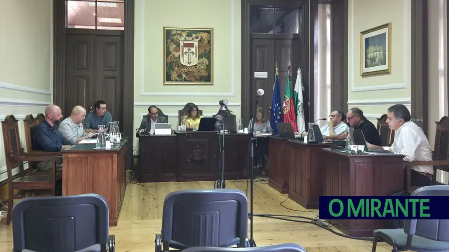 Acordeonista João Barradas distinguido com Medalha de Mérito Municipal de Benavente