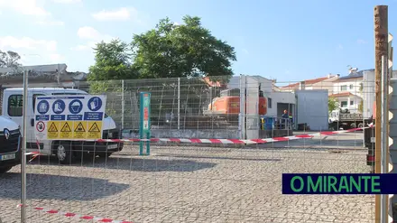 Já começou demolição da Escola Sophia de Mello Breyner no Entroncamento