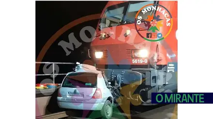 A violência da colisão do acidente ferroviário que matou condutor na Praia do Ribatejo