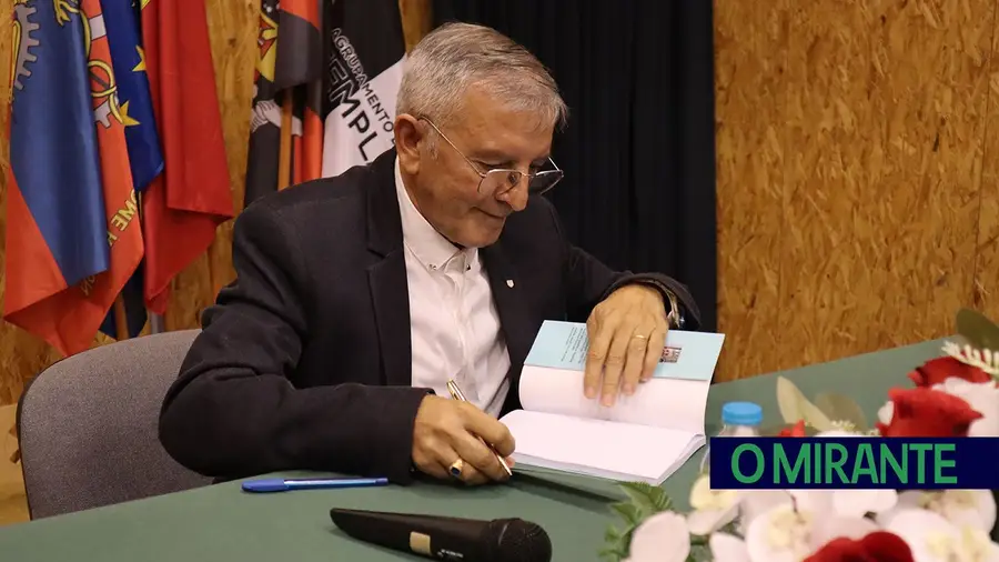 João Esperança Barroca apresentou «Da Virose Ortográfica» em Tomar