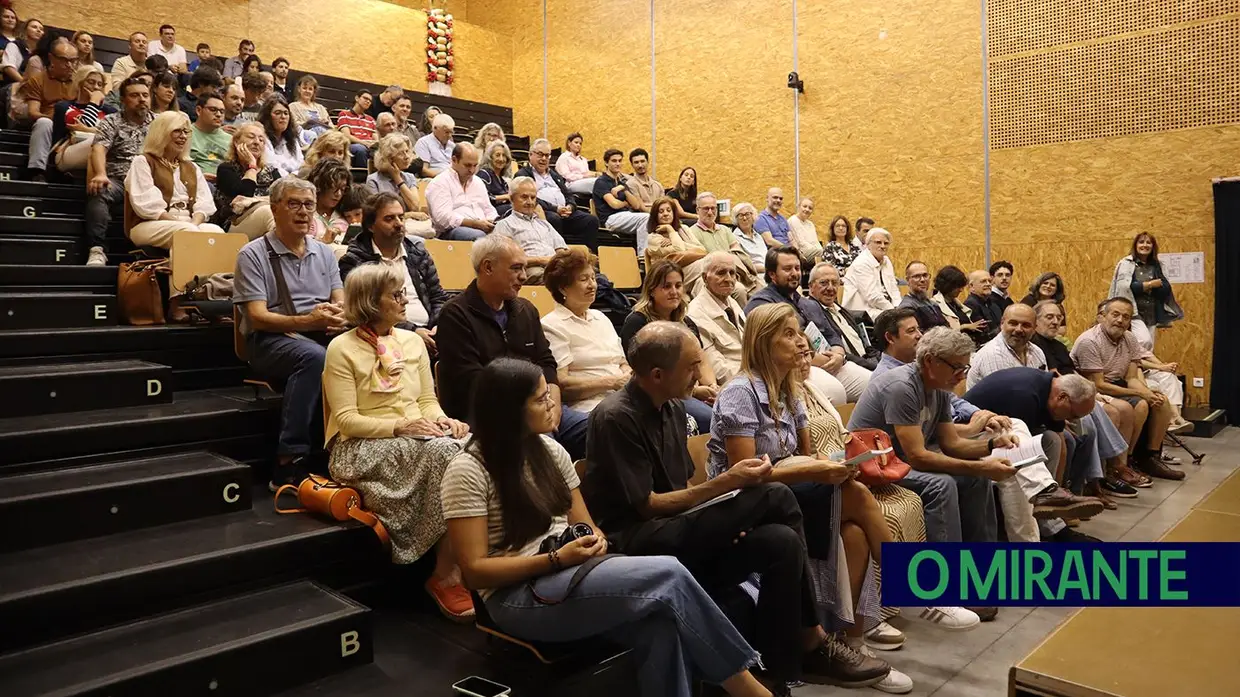 João Esperança Barroca apresentou «Da Virose Ortográfica» em Tomar