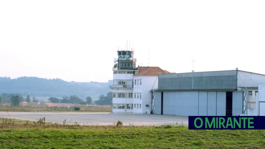 Aeródromo de Tancos vai ter escola de pilotos e possibilidade de uso civil da pista