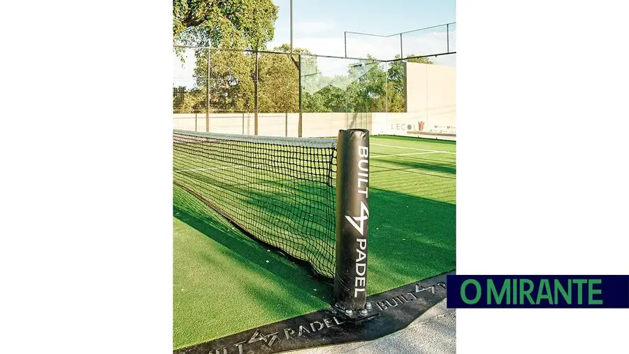 ÉCOLE inaugura novo campo de padel