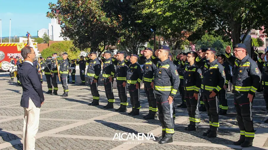 Bombeiros Municipais de Alcanena assinalaram 86 anos com condecorações e promoções