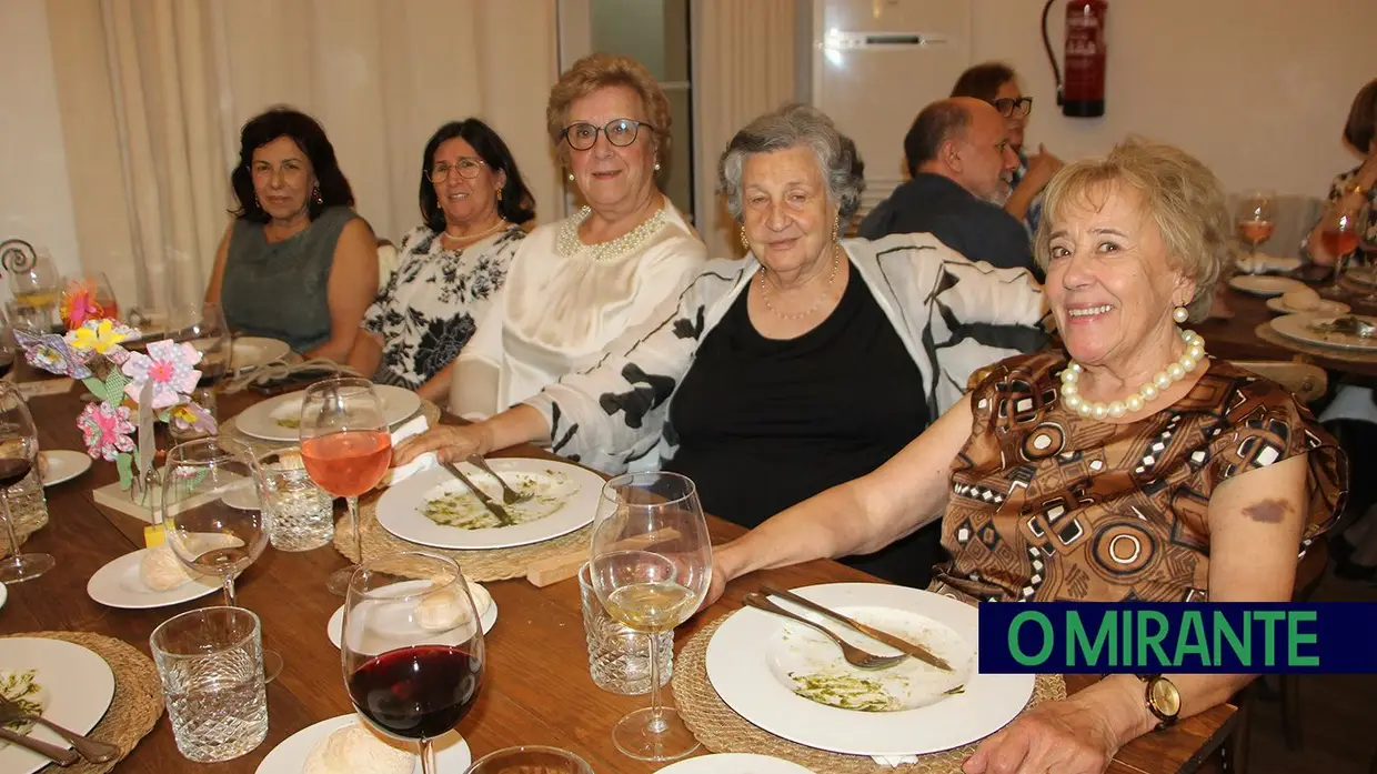 Escola Reynaldo dos Santos celebrou 50 anos com jantar de gala