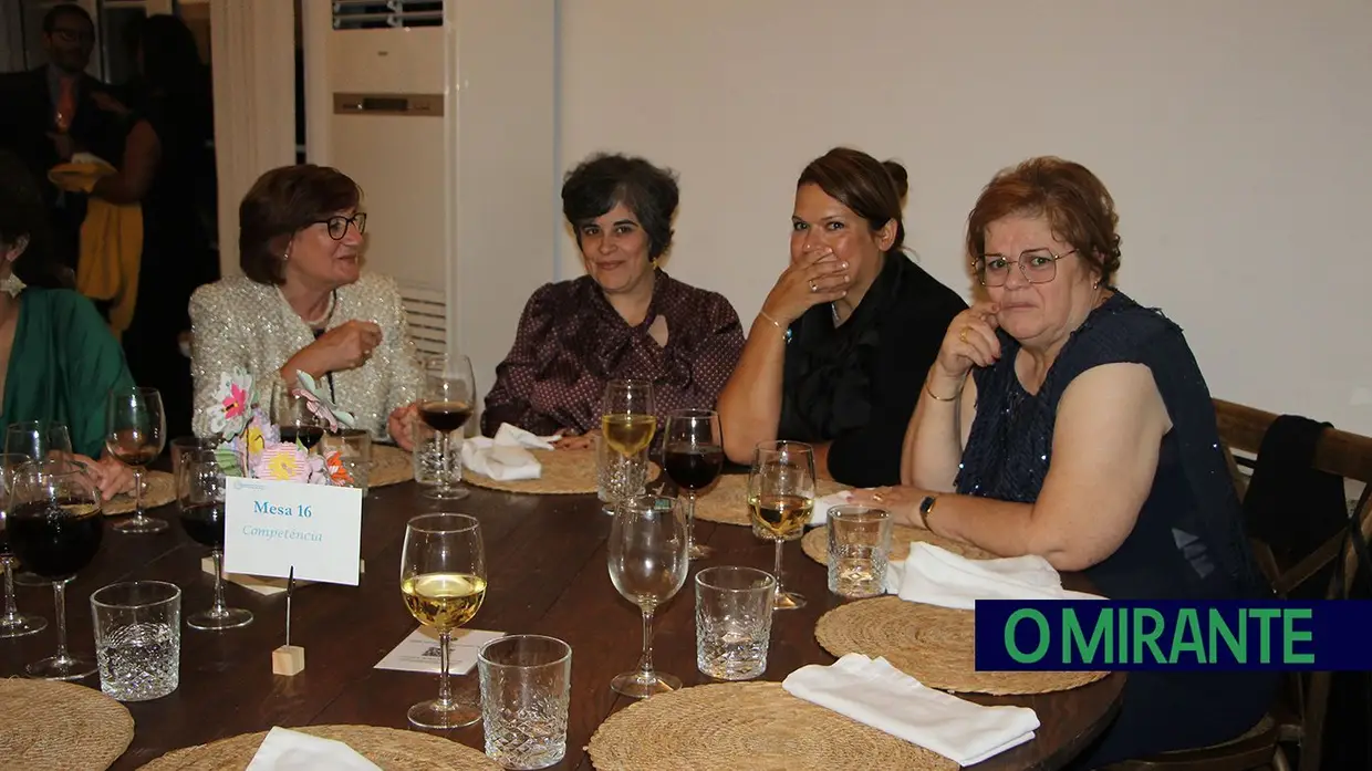 Escola Reynaldo dos Santos celebrou 50 anos com jantar de gala