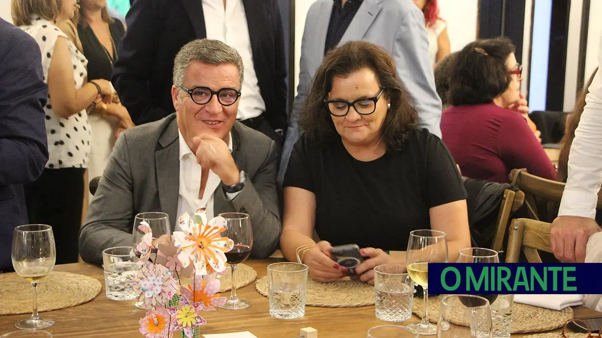 Escola Reynaldo dos Santos celebrou 50 anos com jantar de gala