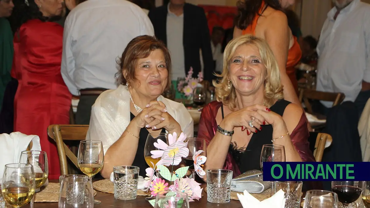 Escola Reynaldo dos Santos celebrou 50 anos com jantar de gala
