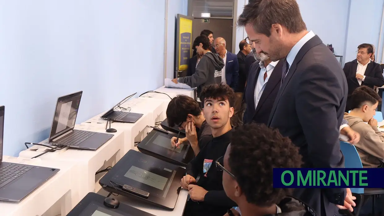 Alcanena inaugura escola secundária completamente renovada