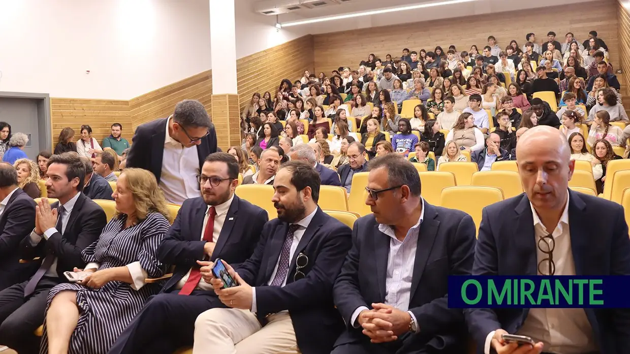 Alcanena inaugura escola secundária completamente renovada