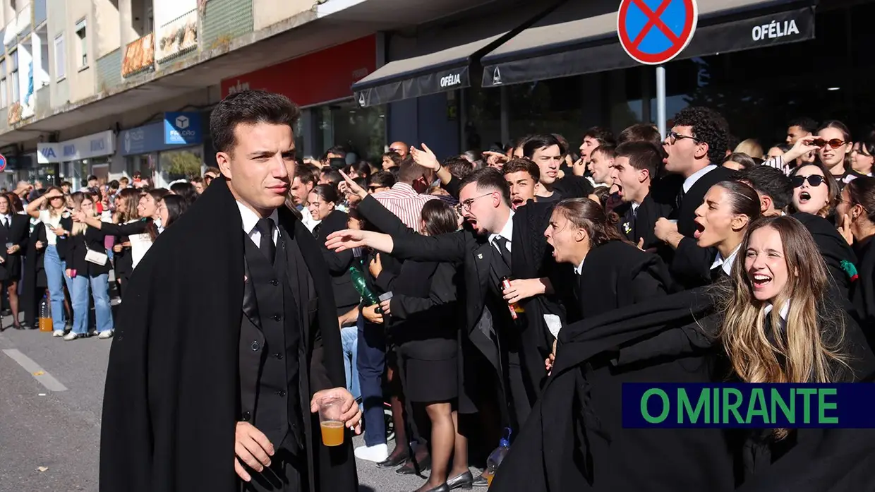 Desfile do Caloiro regressou às ruas de Santarém