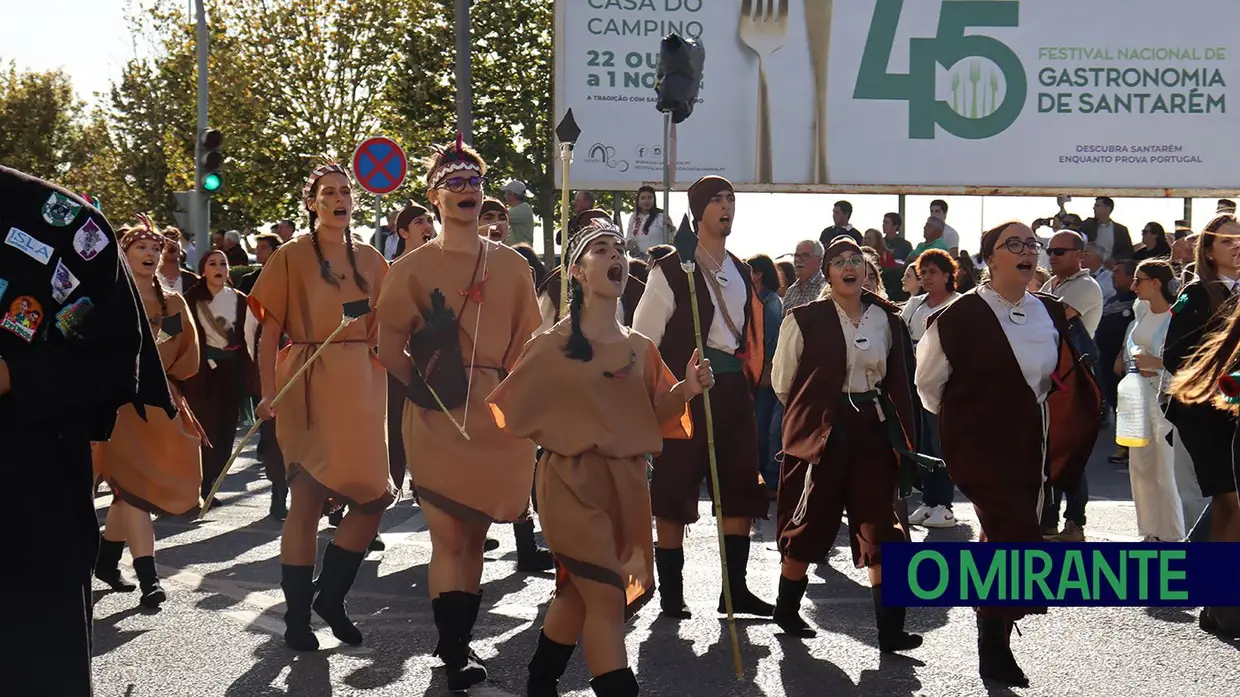 Desfile do Caloiro regressou às ruas de Santarém