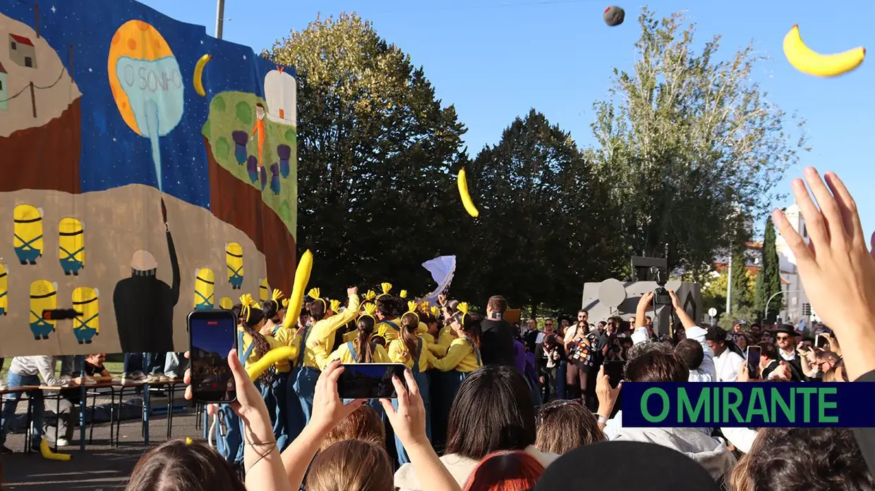 Desfile do Caloiro regressou às ruas de Santarém