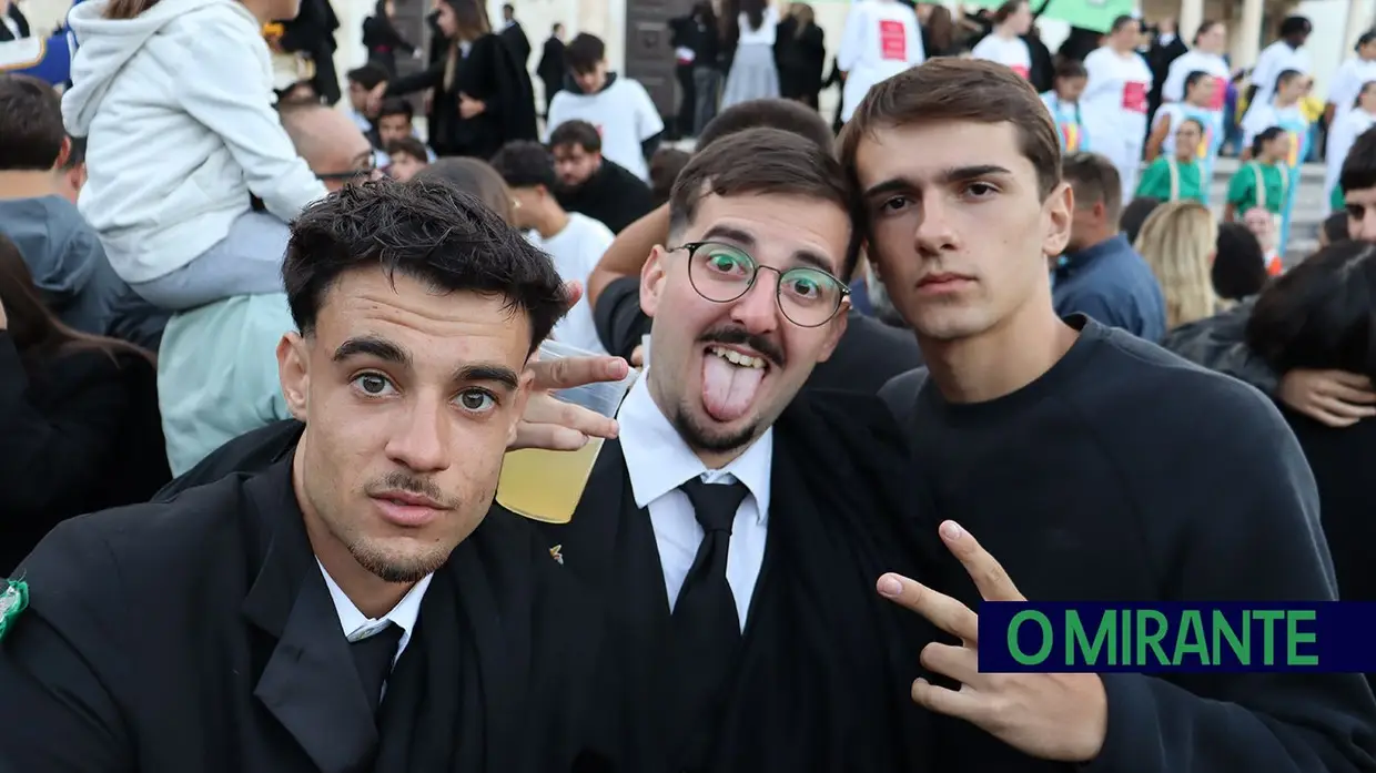 Desfile do Caloiro regressou às ruas de Santarém