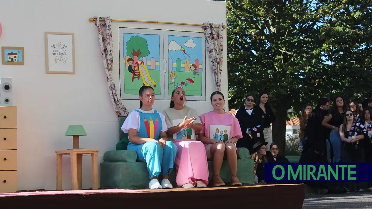 Desfile do Caloiro regressou às ruas de Santarém