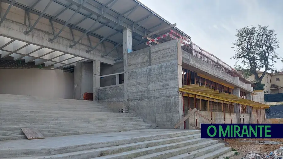 Torres Novas acaba com prorrogações e admite penalizações por atrasos na obra do pavilhão de Riachos