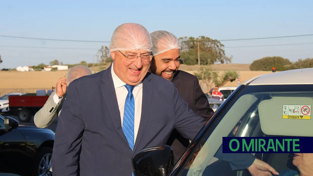 Ministro da Agricultura elogia coragem e ambição em visita à Agri-Mendes