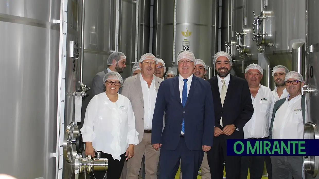 Ministro da Agricultura elogia coragem e ambição em visita à Agri-Mendes