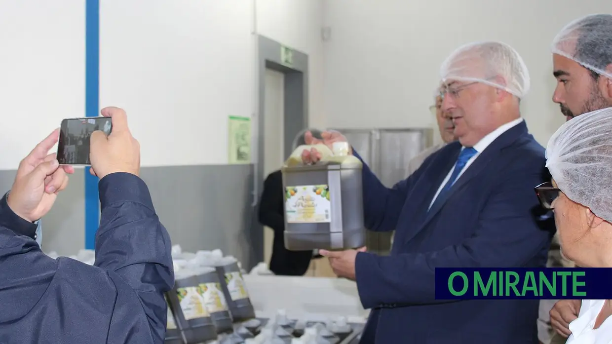 Ministro da Agricultura elogia coragem e ambição em visita à Agri-Mendes