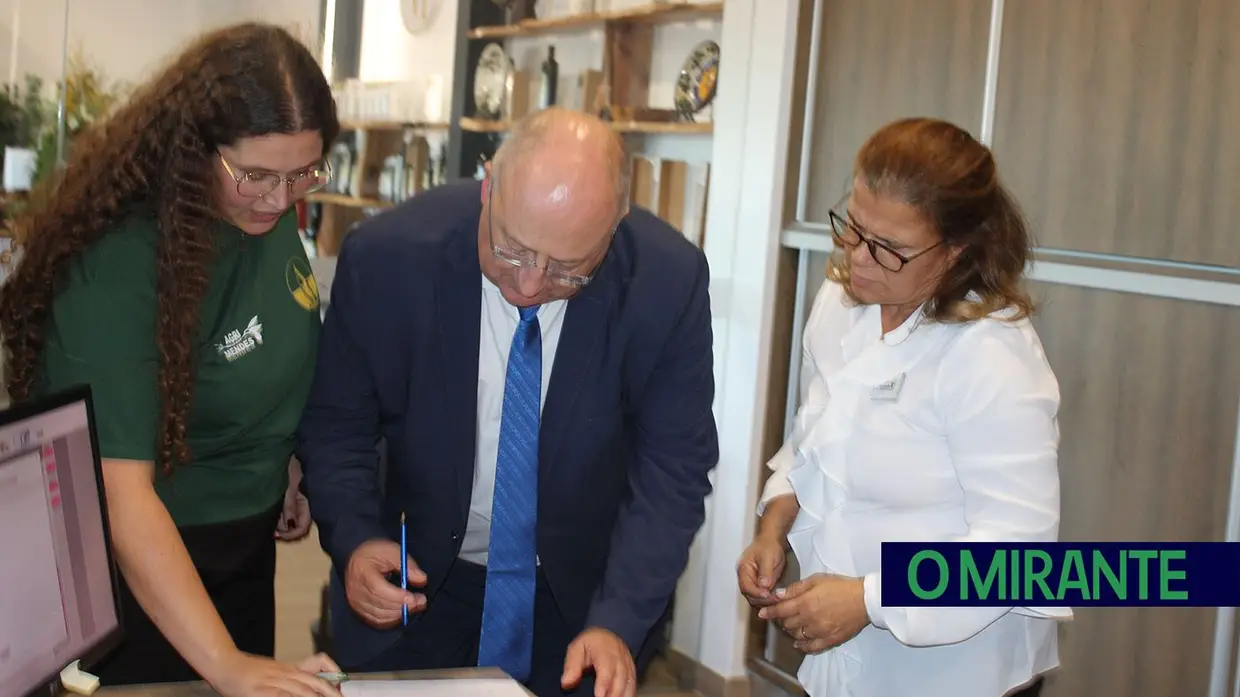 Ministro da Agricultura elogia coragem e ambição em visita à Agri-Mendes