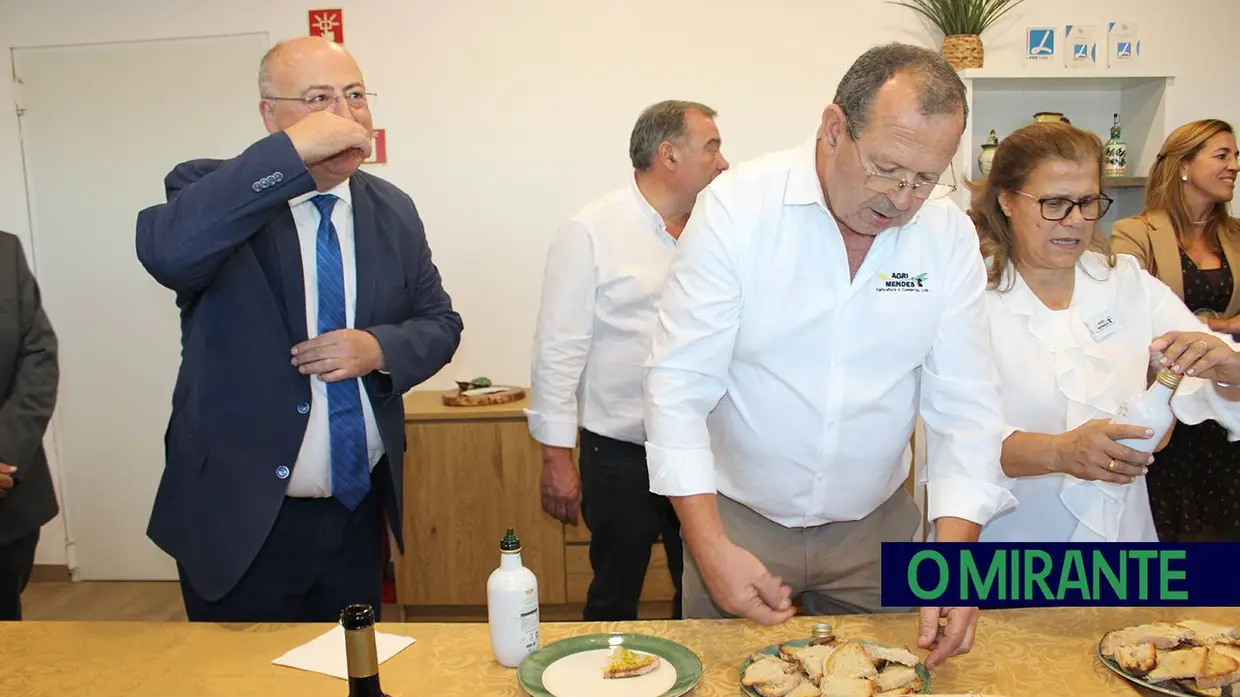 Ministro da Agricultura elogia coragem e ambição em visita à Agri-Mendes