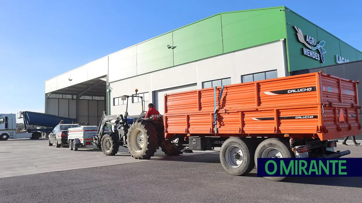 Ministro da Agricultura elogia coragem e ambição em visita à Agri-Mendes