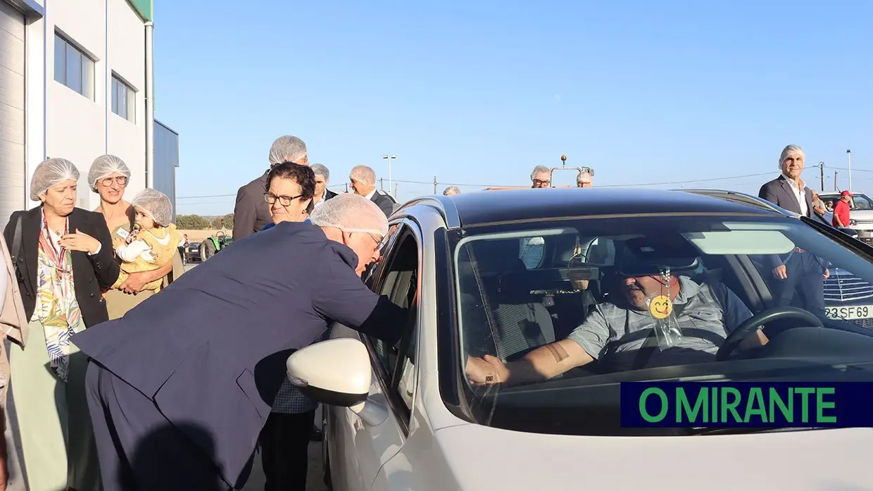 Ministro da Agricultura elogia coragem e ambição em visita à Agri-Mendes