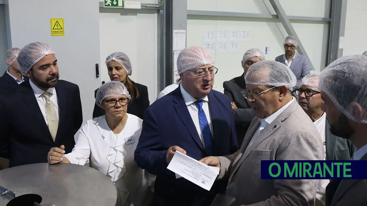 Ministro da Agricultura elogia coragem e ambição em visita à Agri-Mendes
