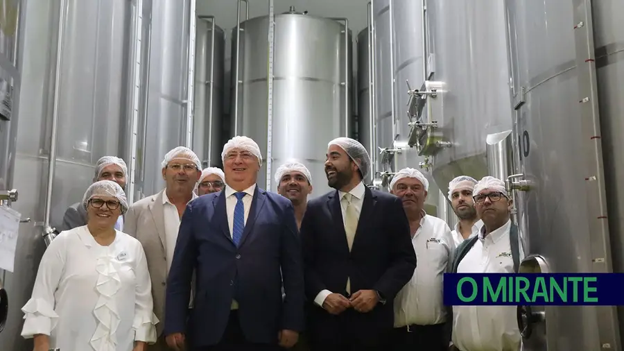 Ministro da Agricultura elogia coragem e ambição em visita à Agri-Mendes