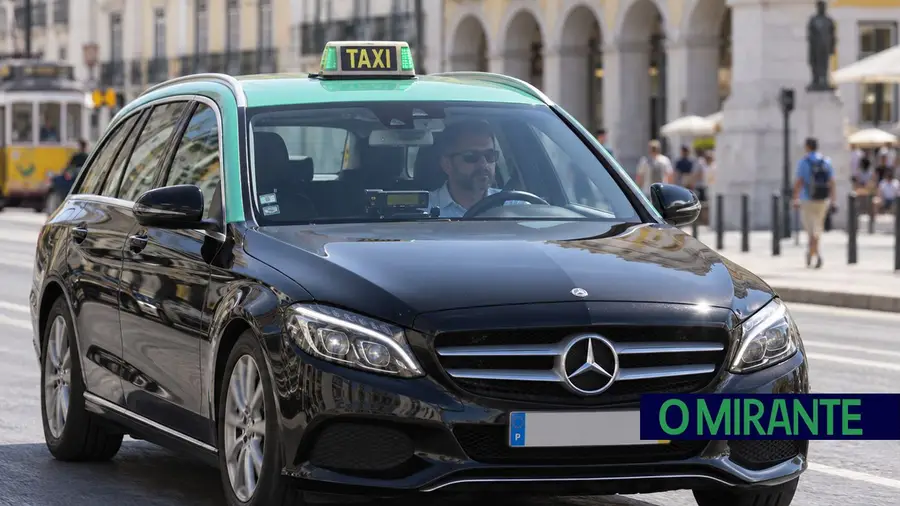 Novas tarifas dos táxis entram em vigor com 90 dias para adaptar taxímetros