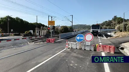 Passagem de nível das Assacaias encerra no fim do mês após décadas de espera