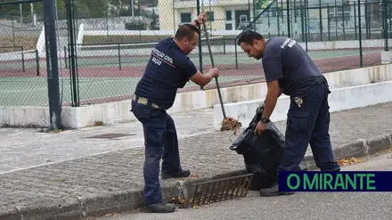 Protecção Civil de Mação limpa sarjetas e valetas para evitar inundações