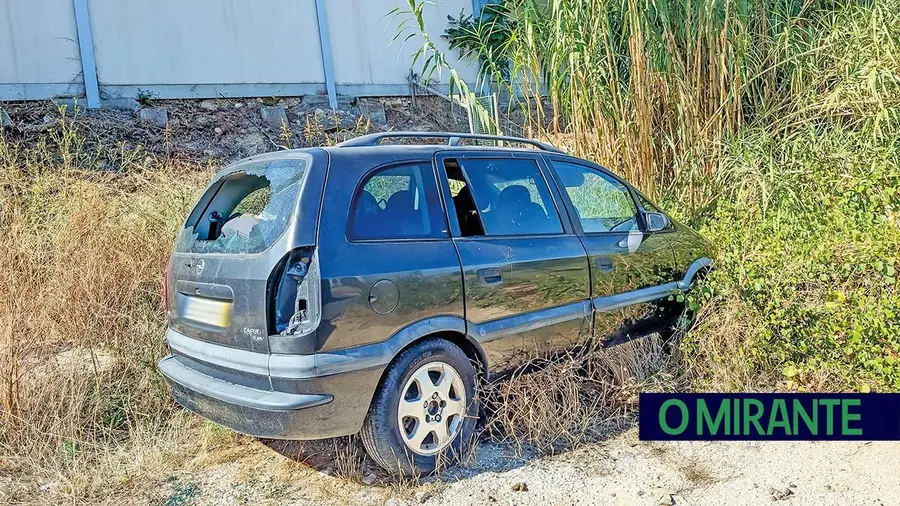 Morto mas não enterrado