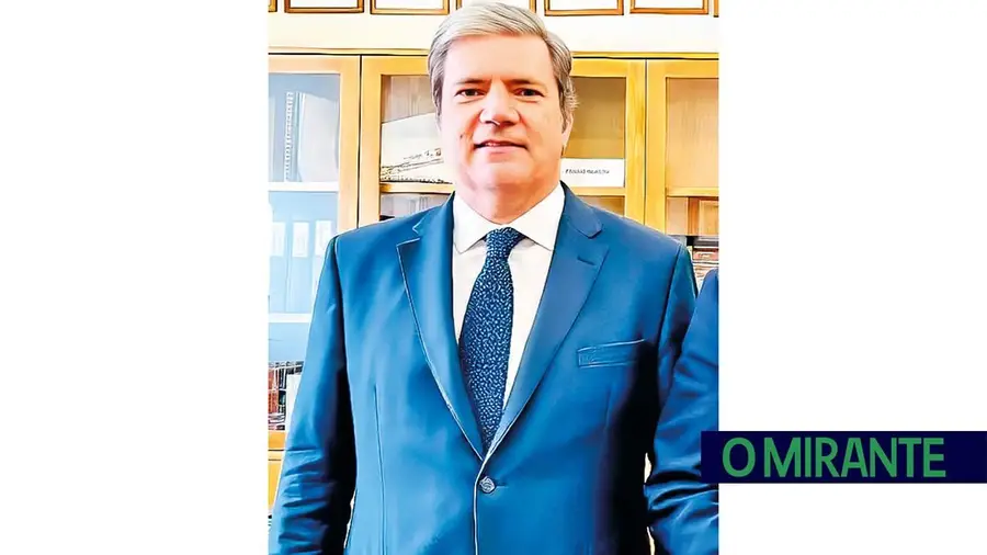 Abrenúncio! Grândola Vila Moreira?