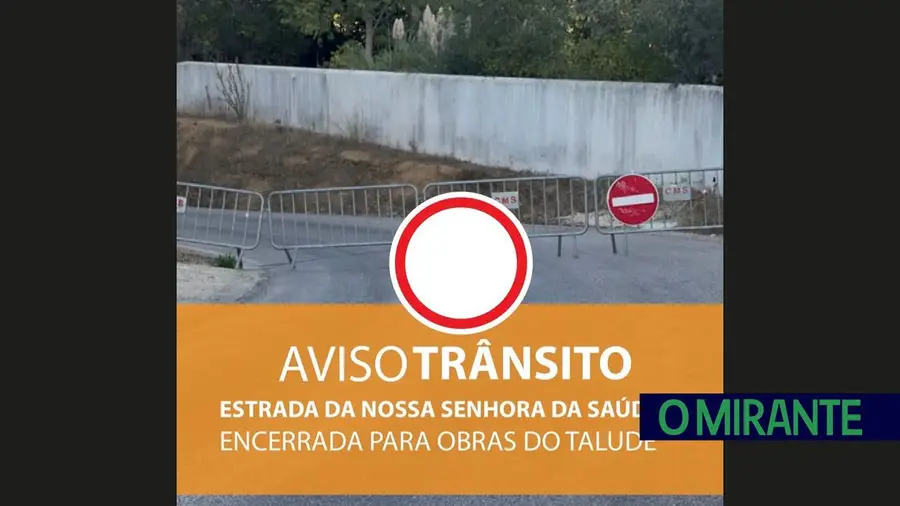 Estrada cortada entre a Senhora da Saúde e Assacaias