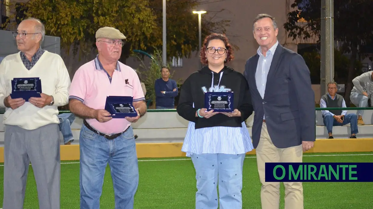Polidesportivo renovado em Samora Correia com homenagem aos fundadores