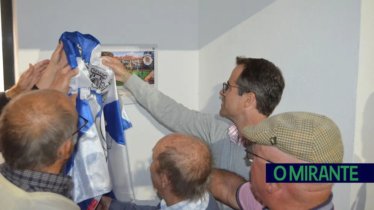 Polidesportivo renovado em Samora Correia com homenagem aos fundadores