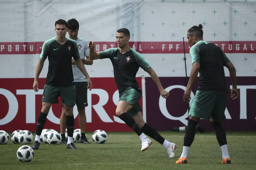 Campeonato Do Mundo Fifa Russia 2018 Hoje Joga Portugal Mas Antes Ha Um Uruguai Russia Em Direto Na Sic