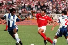 Arsenal 1-3 Benfica. Não houve um remate desde então que não se tenha inspirado em ti, profeta Isaías Marques Soares (por Um Azar do Kralj)