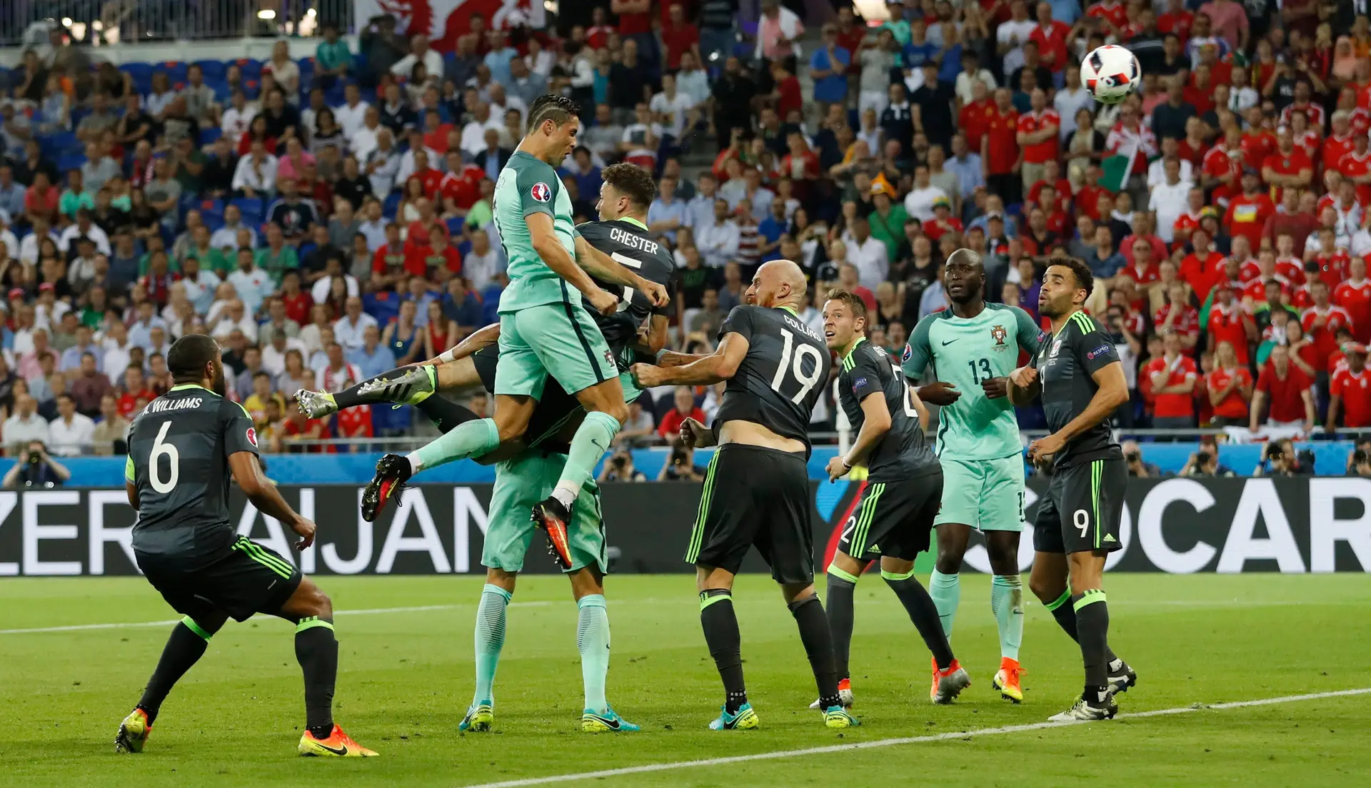 Ronaldo negou as leis da física e é comparado a Michael Jordan