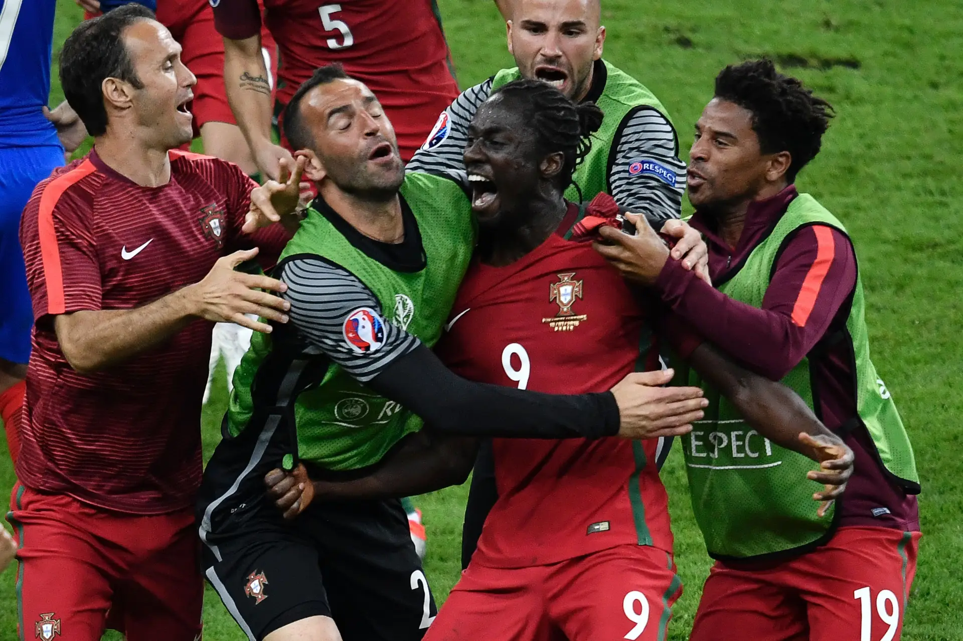 Uma chapada de luva branca. O relato do golo de Eder na final do