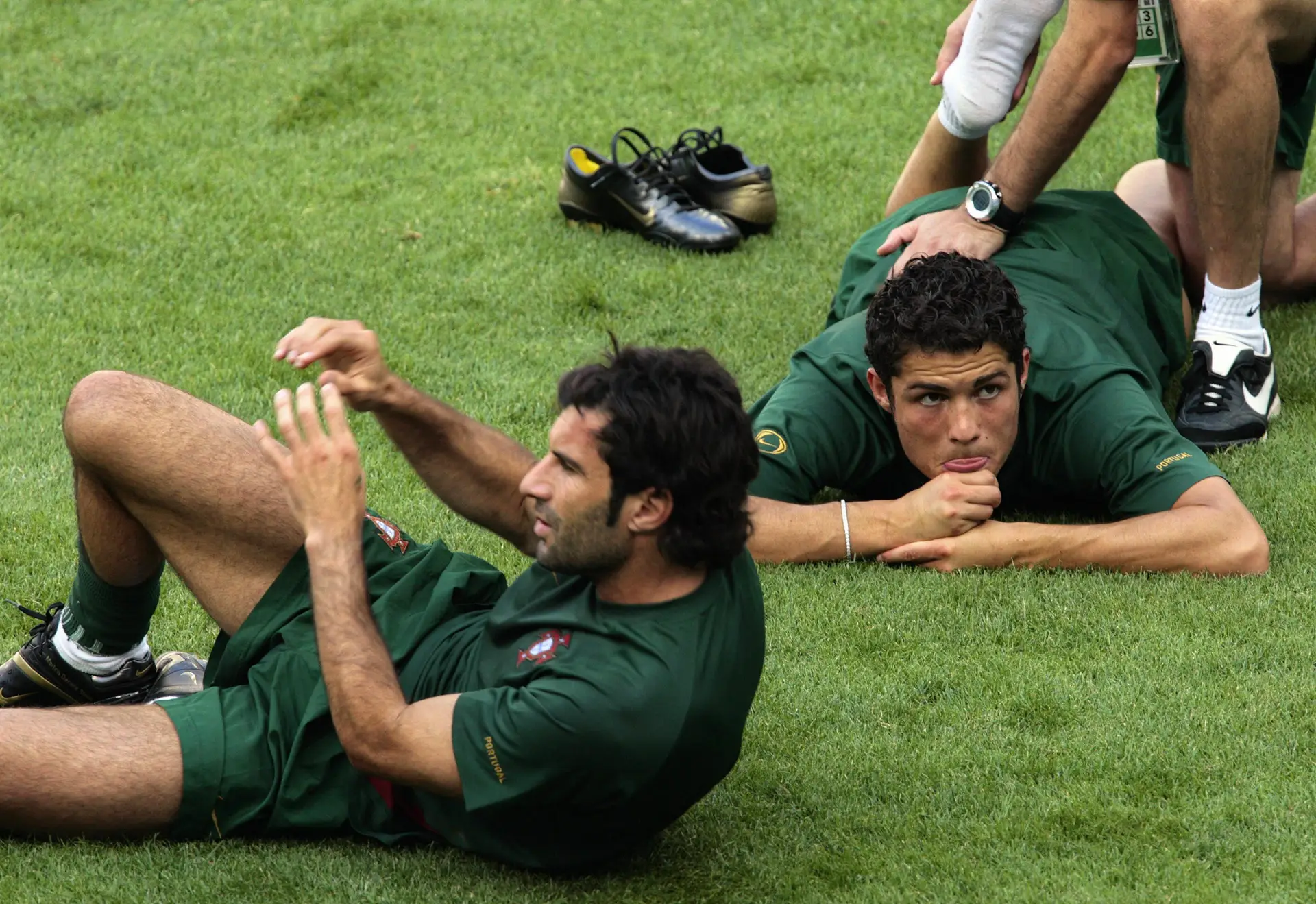 O artigo de Figo para o Expresso: Uma seleção que cumpre o que promete