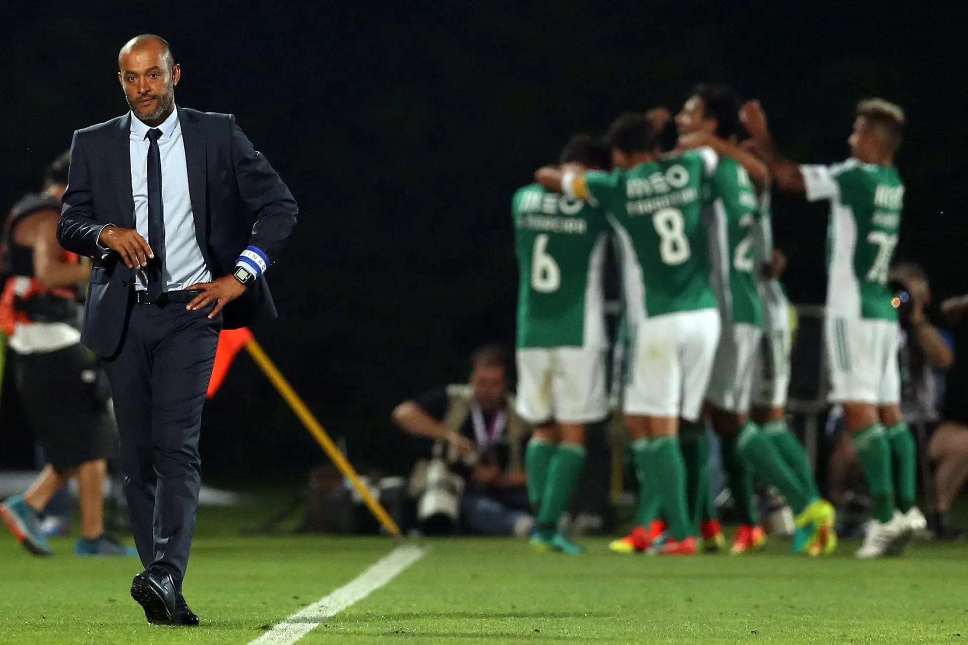 As explicações de Nuno sobre a dupla desaparecida e o jogo direto que cansa